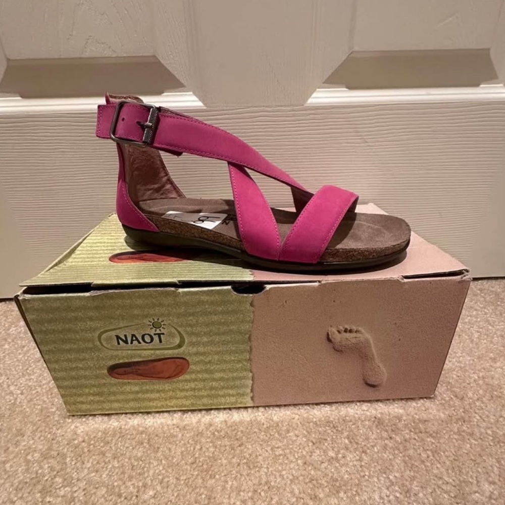 Naot Women's Vibrant Pink Sandals